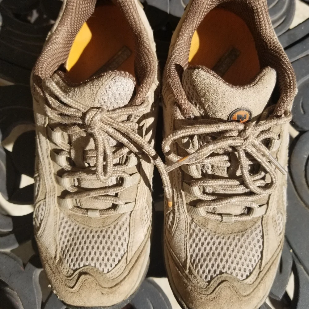 Shoes - Picture 2 of 5